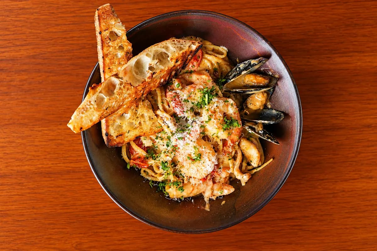 SEAFOOD LINGUINE